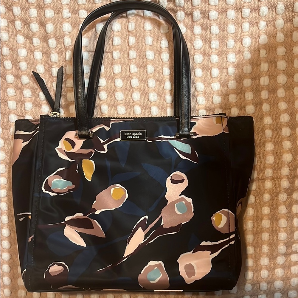 KATE SPADE~ Black Floral Purse